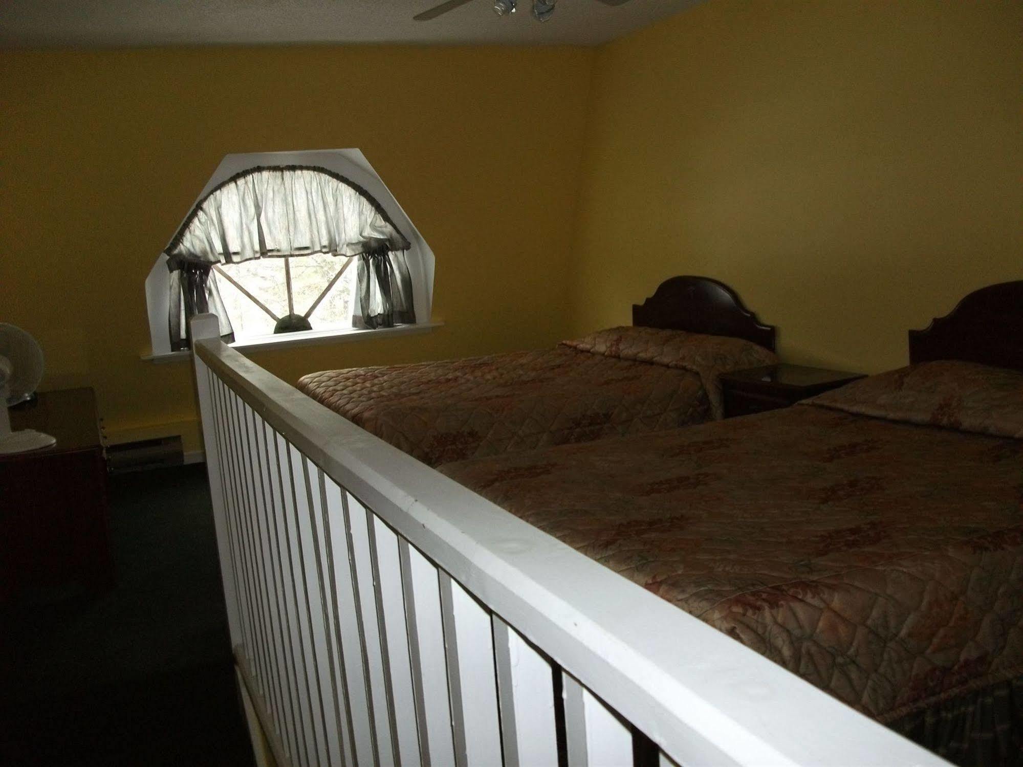 Travelodge By Wyndham Wasaga Beach Extérieur photo