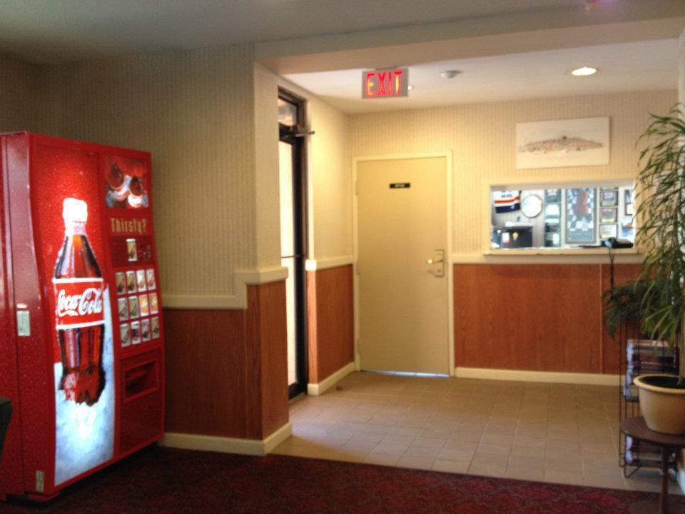 Travelodge By Wyndham Wasaga Beach Extérieur photo